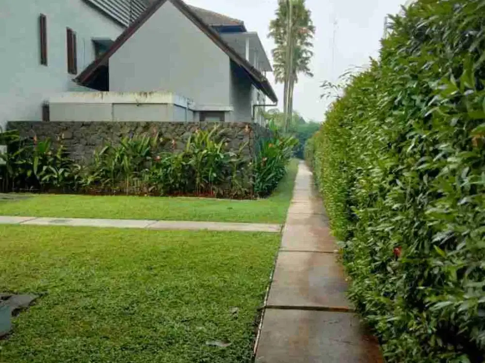 Dijual Gudang Luas di Jalan Raya Kopo