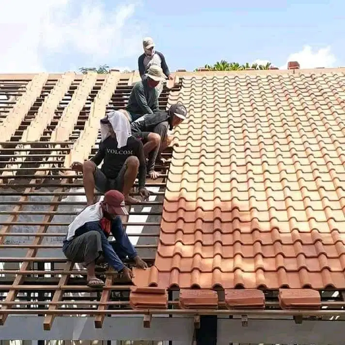 Mencari tukang bangunan harian