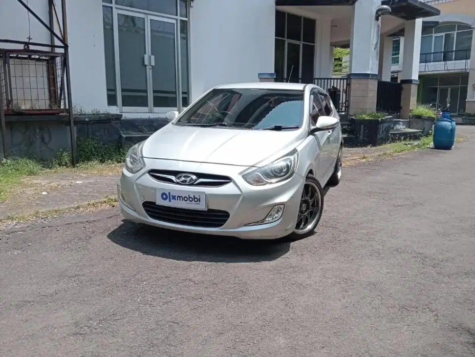Pajak Panjang - HYUNDAI Grand Avega 1.4 GL Bensin A/T 2013 ABU ABU