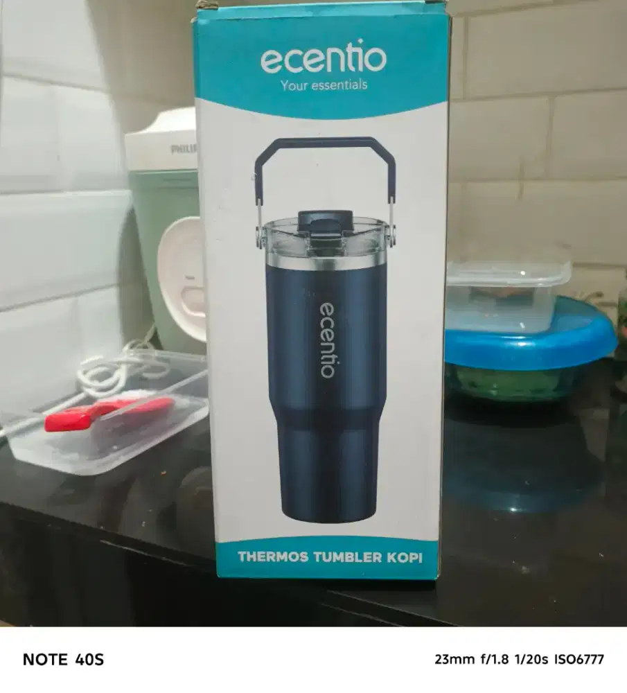 Tumbler minuman panas dan dingin