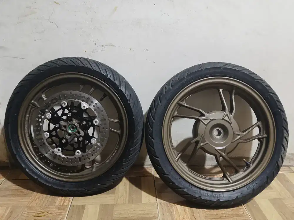1 Set Velg ori Vario 125 new , no minus ban masih 80 % ORI dealer