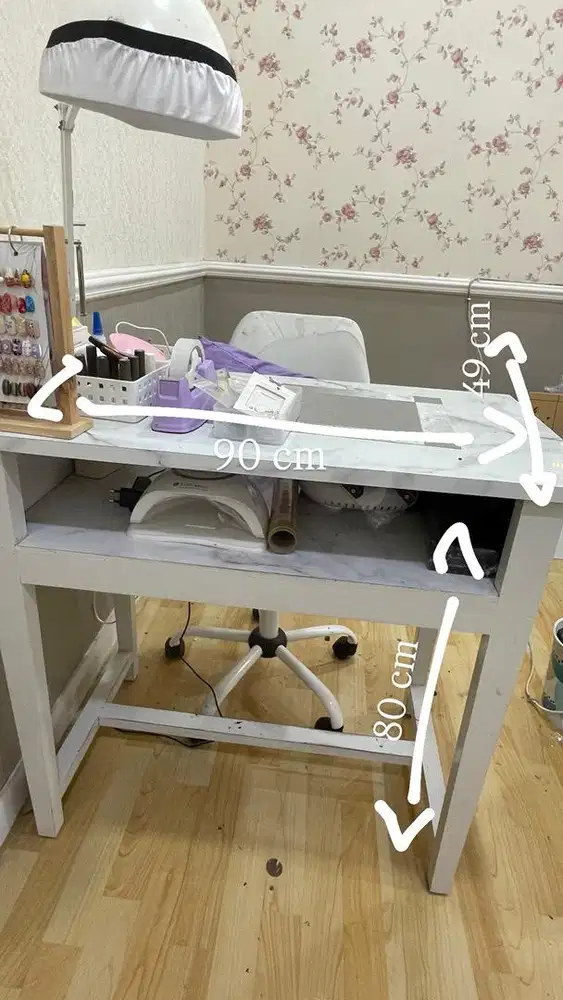 Meja nail art/ meja kantor