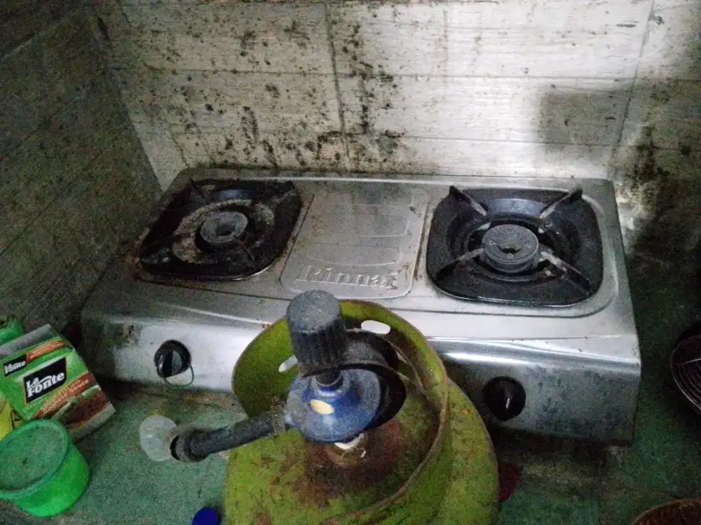 Jual kompor mrek Rinnai 2 tungku sama gas 3 kilo
