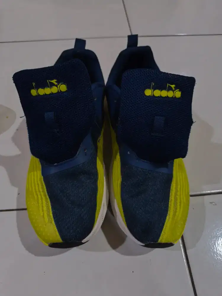 Sepatu Lari Diadora Size 41 bisa jg untuk 42 harga 200k nego