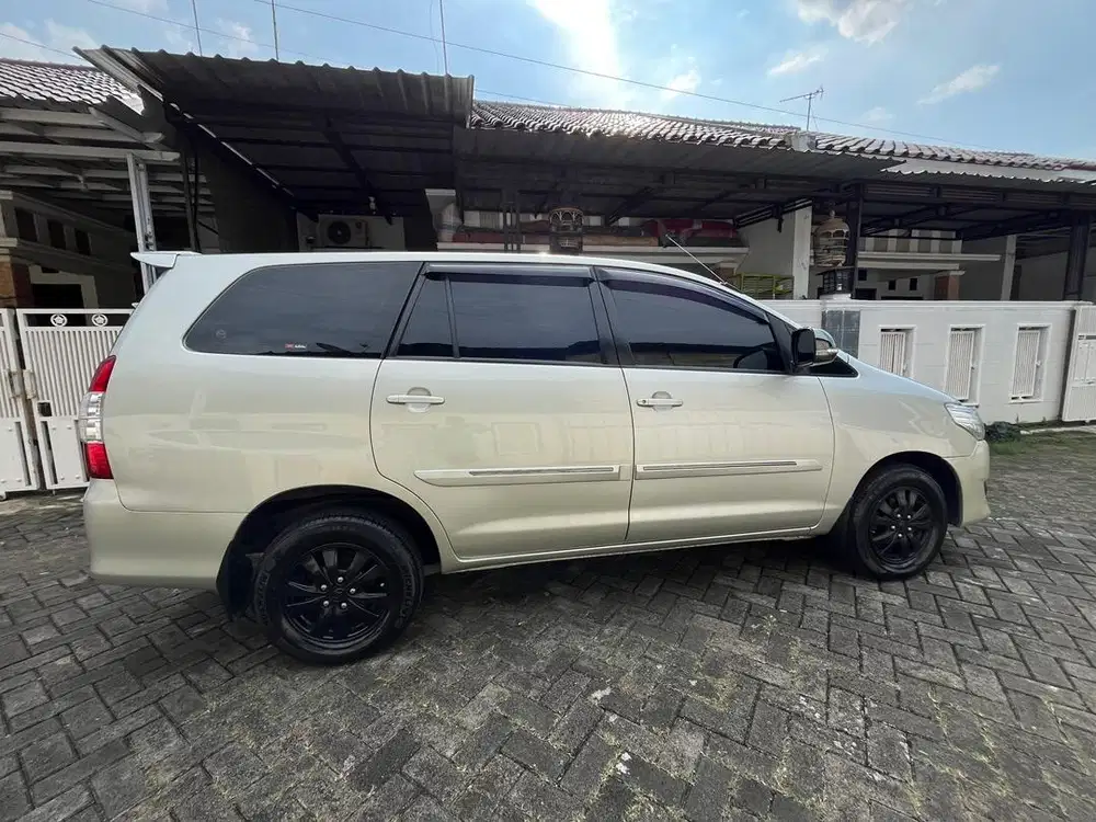 Bismilah jual inova bensin