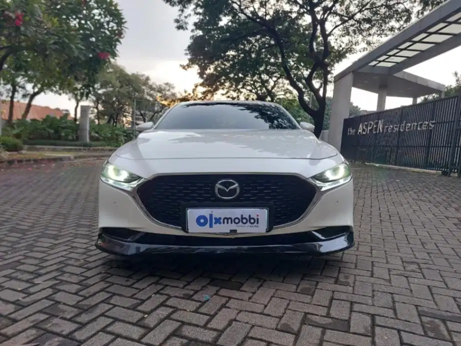 TDP 15JT, Mazda 3 2.0 Skyactive-G Sedan Bensin-AT Putih 2019