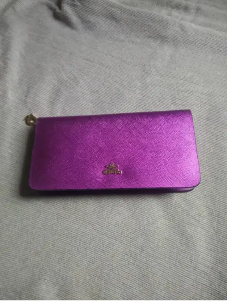 Dompet deckese ungu