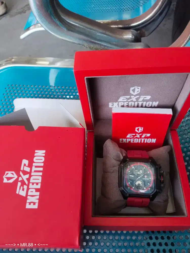 Jam tangan expedition