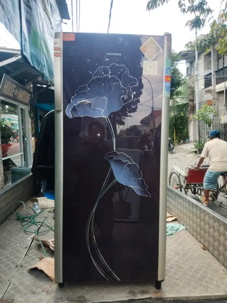 Kulkas 1 pintu polytron komplit normal dingin beku
