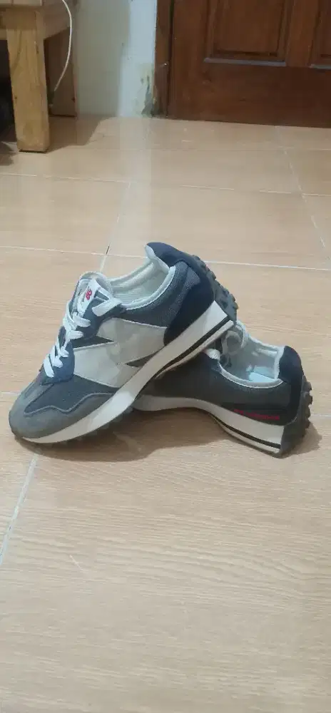 Sepatu new balance 327