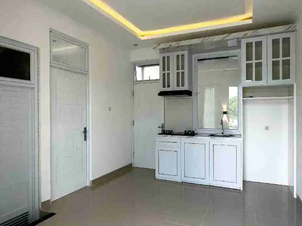 DEKAT CIBUBUR , rumah klasika 2 lt.BONUSH furnish .