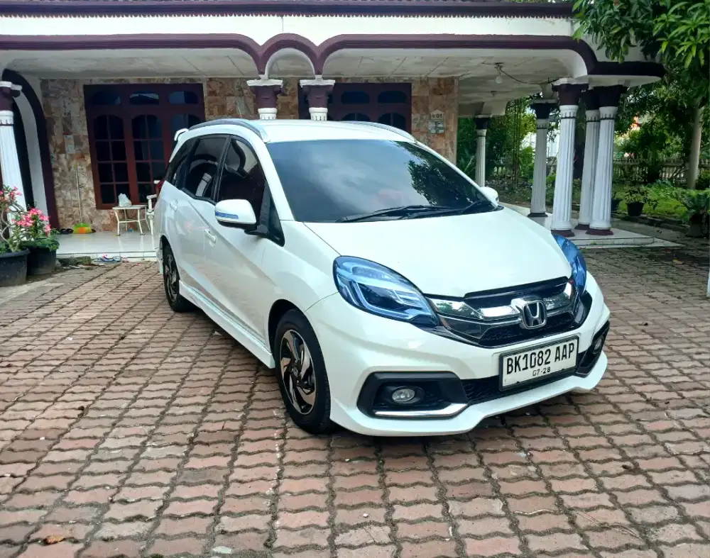 Honda mobilio RS metik