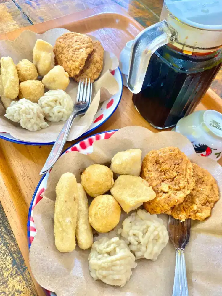 Pelayan toko makanan