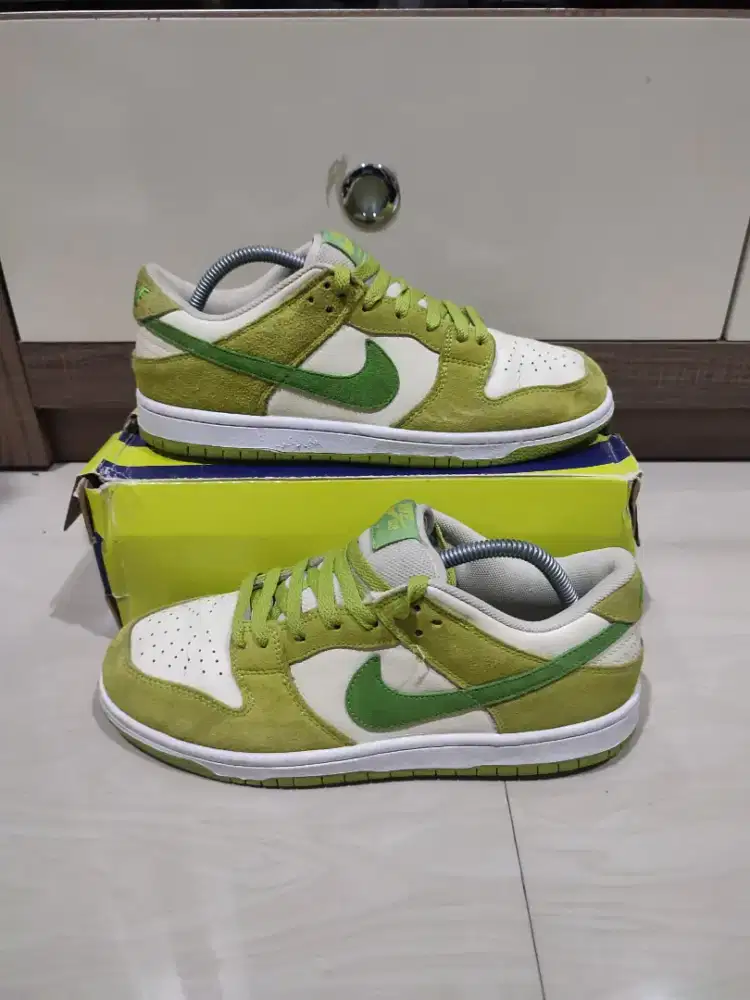 Sepatu Nike SB green Apple preloved size 42