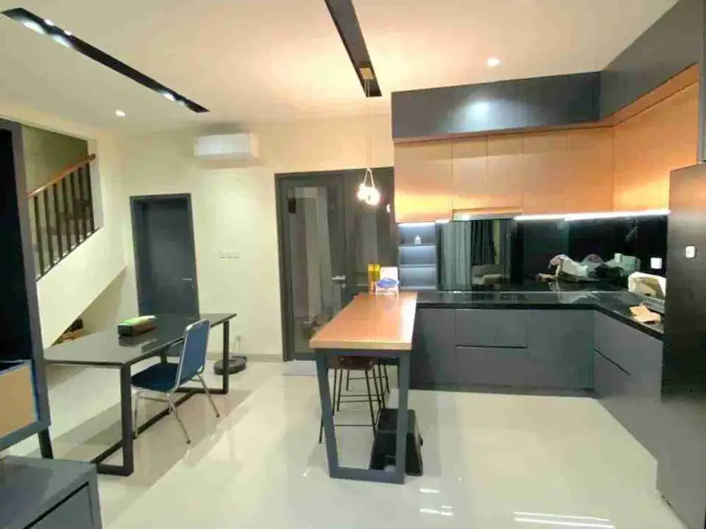 FOR RENT / SEWA Rumah Cantik Dan Rapi Full Furnished CLUSTER BARONI Summarecon Gading Serpong