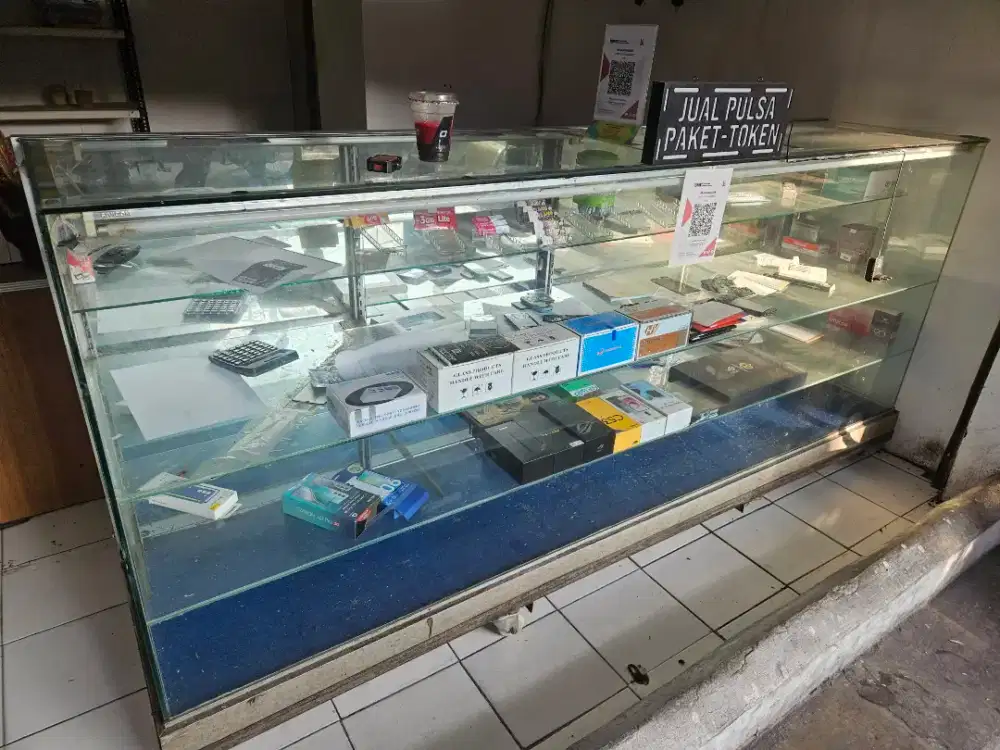 Etalase bekas counter hp
