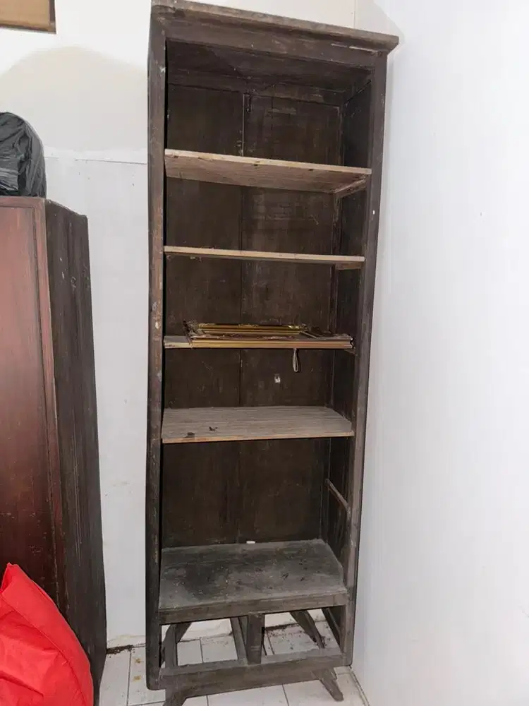 Rak buku kayu djati / rak pajangan kayu jati / rak pajangan