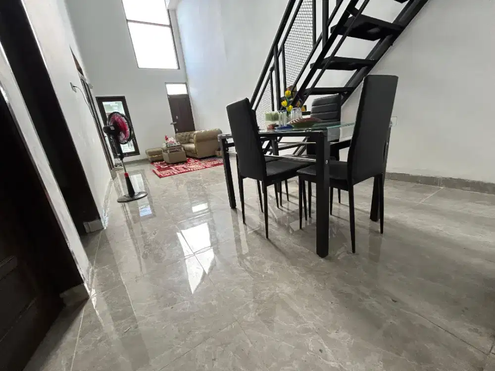 Rumah Mezzanine Minimalis – Siap Huni!