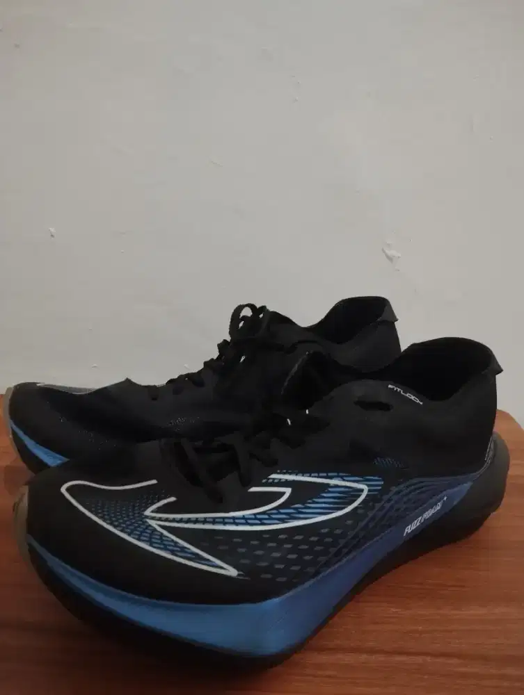 SEPATU JOGGING/RUNNING 910 NINETEN HAZE STRIKE PRO