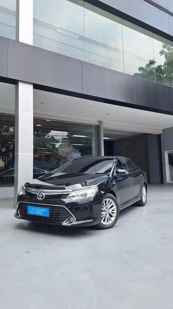 Toyota CamryV AT  2017 Bensin
