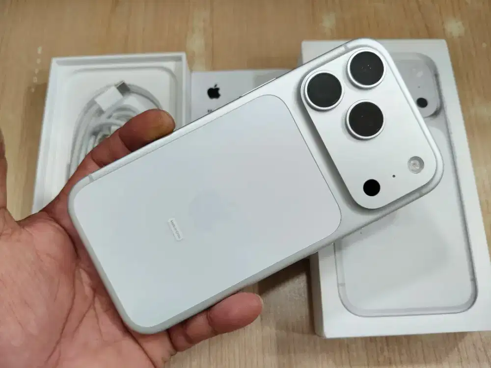 SECOND IPHONE 17 PRO 256GB Garansi Resmi iBox