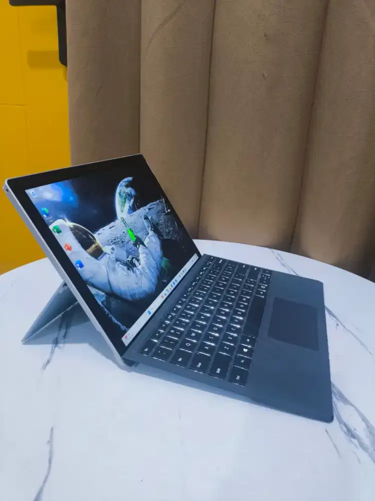 Microsoft Surface Pro ZQ Core i5 RAM 4Gb SSD 128Gb Body SLIM