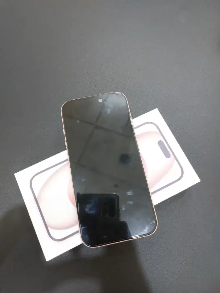 iPhone 15 128 Gb Pink Resmi Mulus
Like New