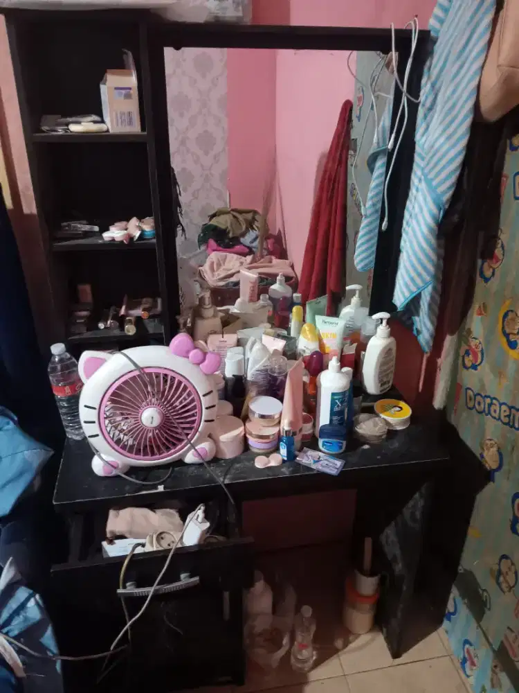 Jual meja rias bekas dari kayu