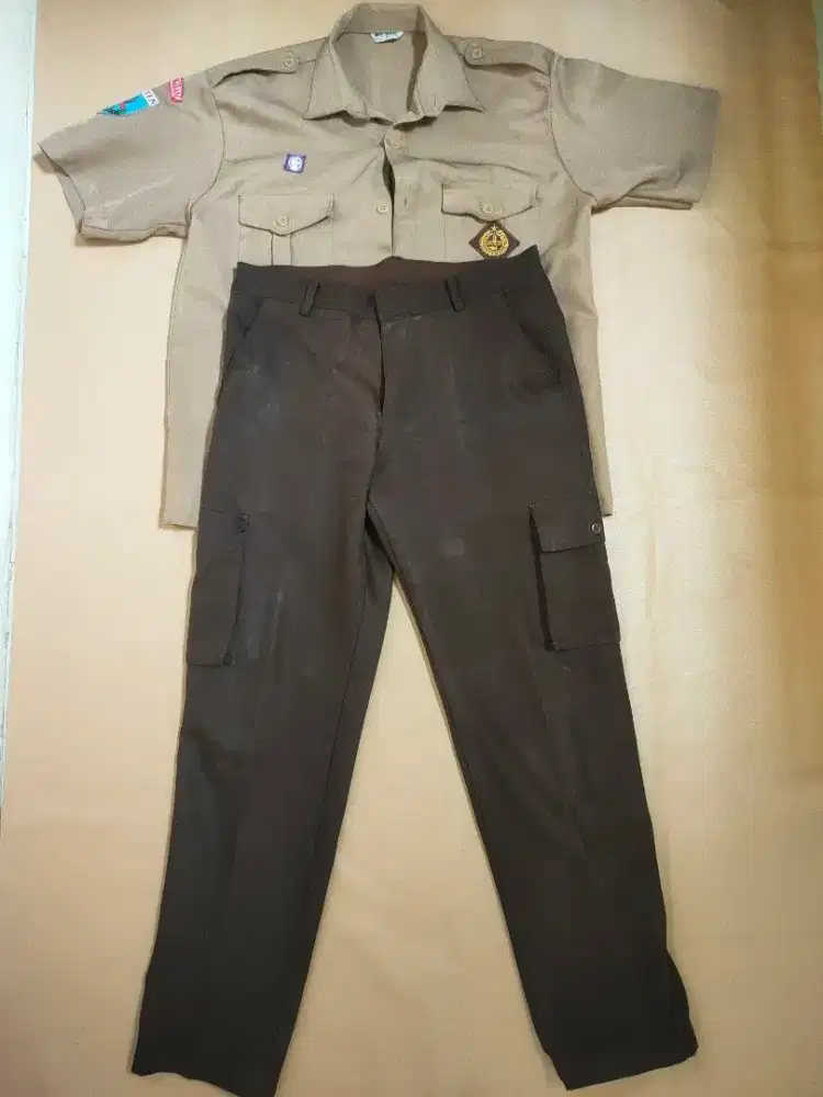 Baju dan celana Pramuka