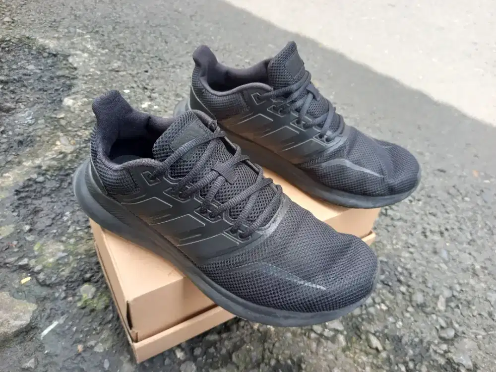 Sepatu adidas runfalcon ori size 42