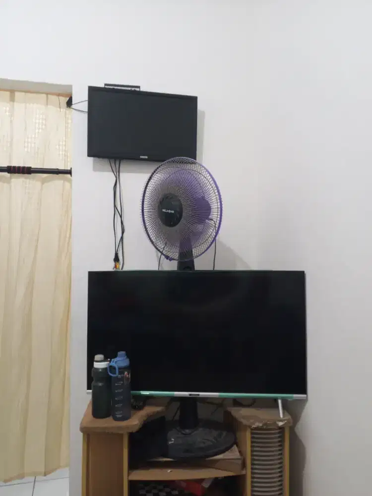 TV rusak 2 unit (40 inchi & 22 inchi)