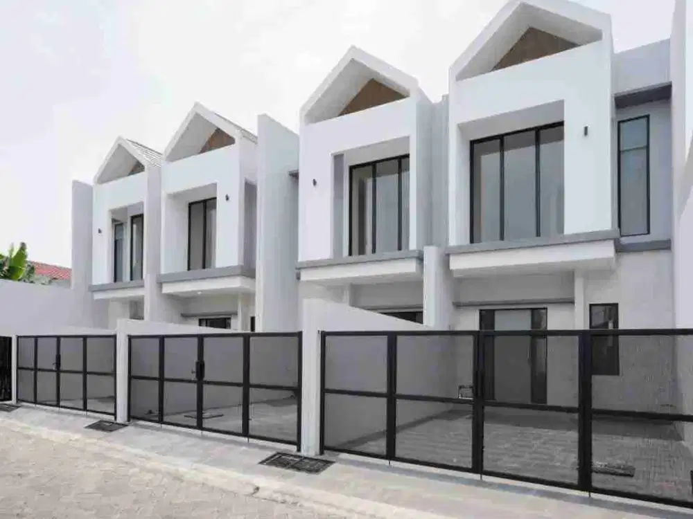 Rumah Tengah Kota Lebak Arum