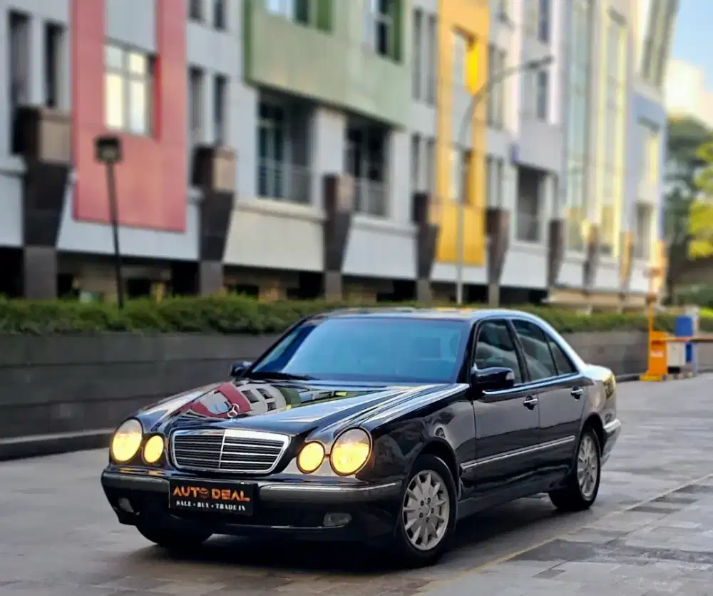 KM 90 RB ANTIK!! Mercy E260 Elegance AT 2001 Mercedes Benz Bensin