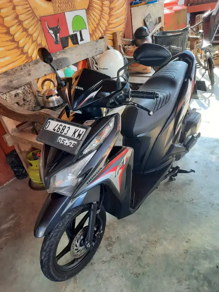 Bismillah dijual segera yg berminat motor vario 2014 pemakaian pribadi