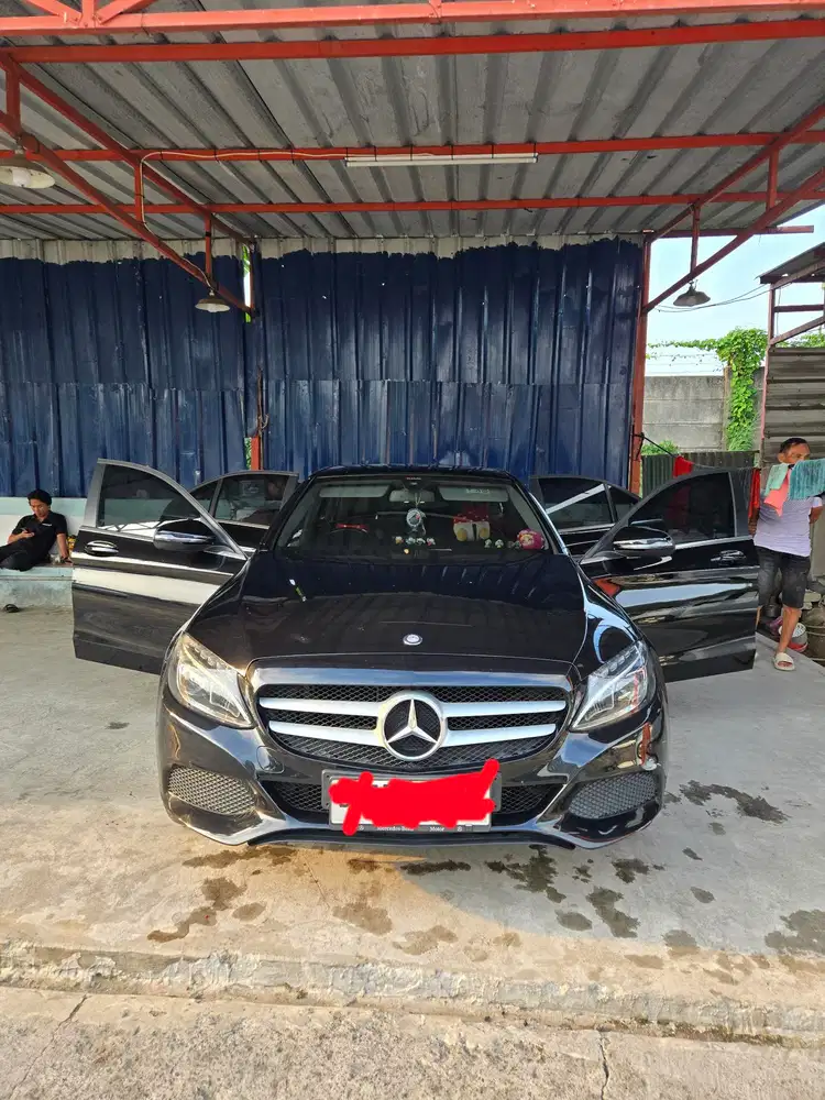 Mercedes-Benz C200 2017 Bensin