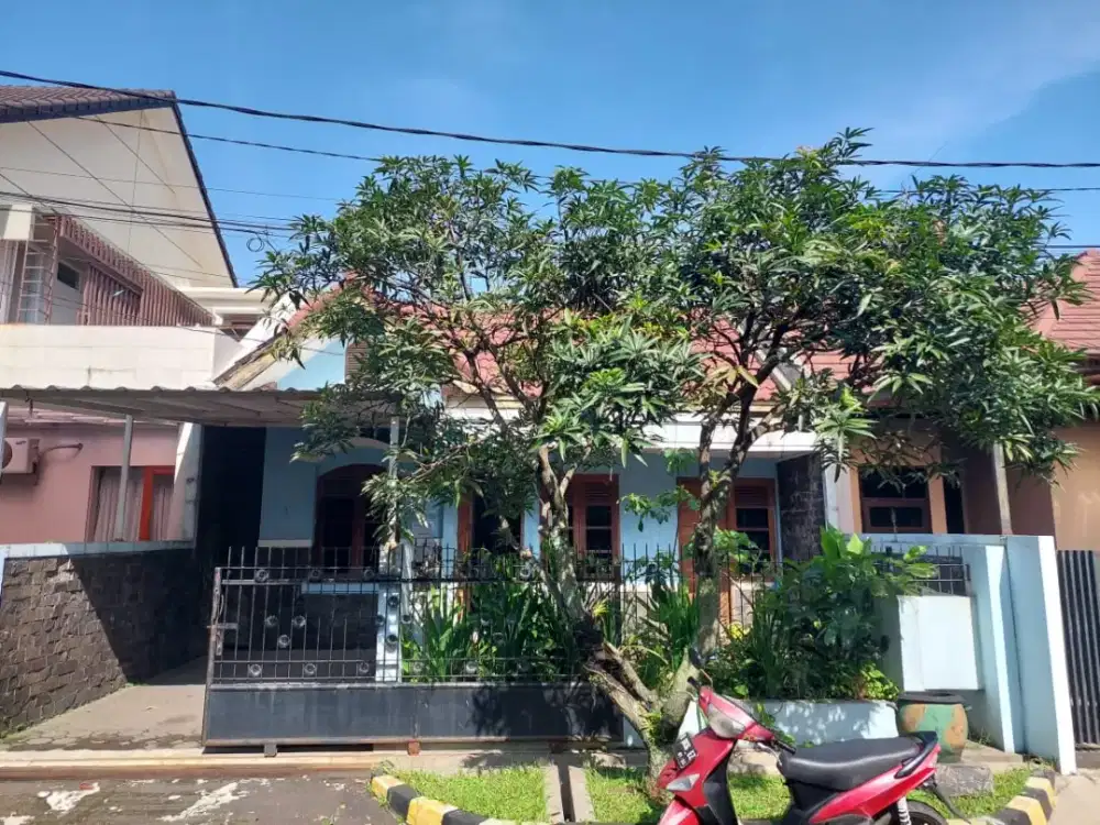 Disewakan Rumah Nyaman Tyoe 75/114 di Komplek Parakan Mas Bandung