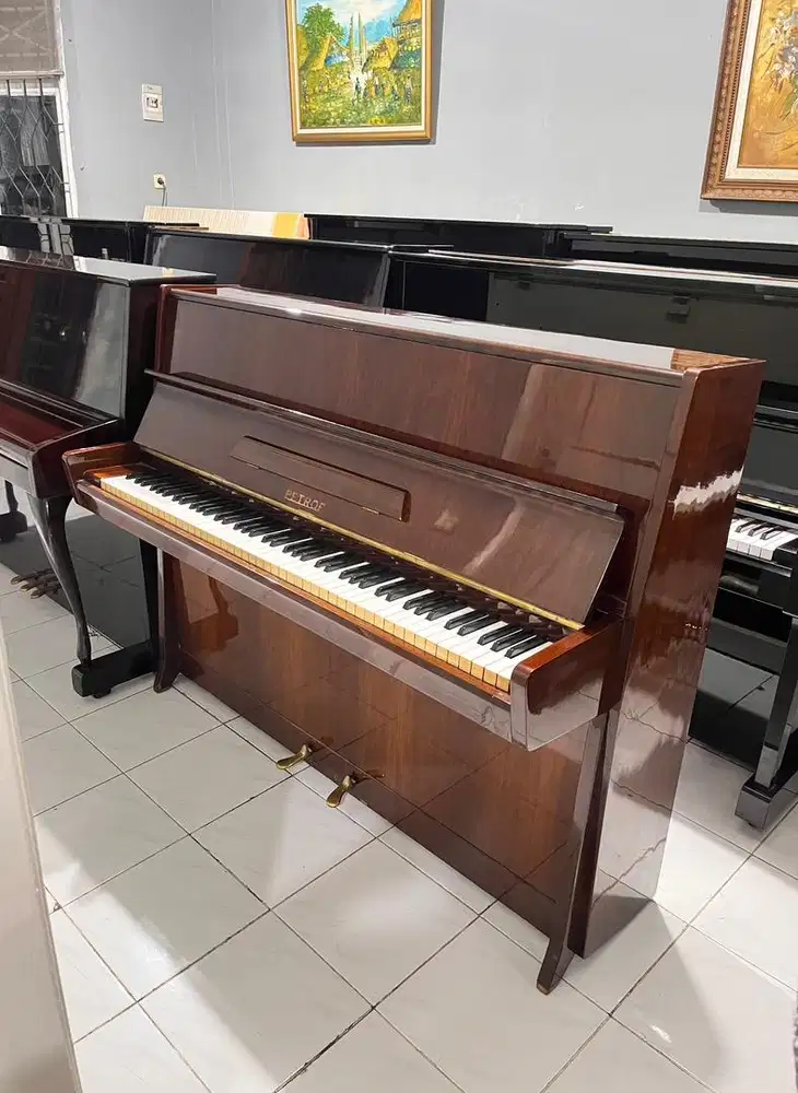 Piano PETROF Classic