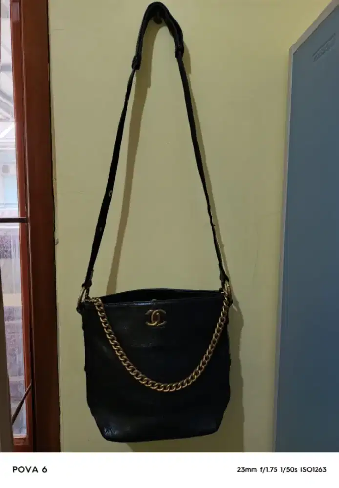 Tas hitam cendol wanita