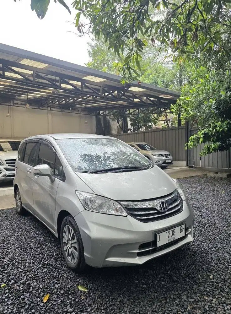 ANTIK KM 36.000 Honda Freed 1.5 PSD AT Matic 2012 ASTINA MOBIL FREED E