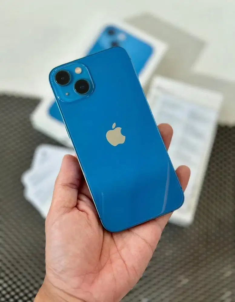 Iphone 13 blue 128gb like new mulus pol batre awet inter bea cukai