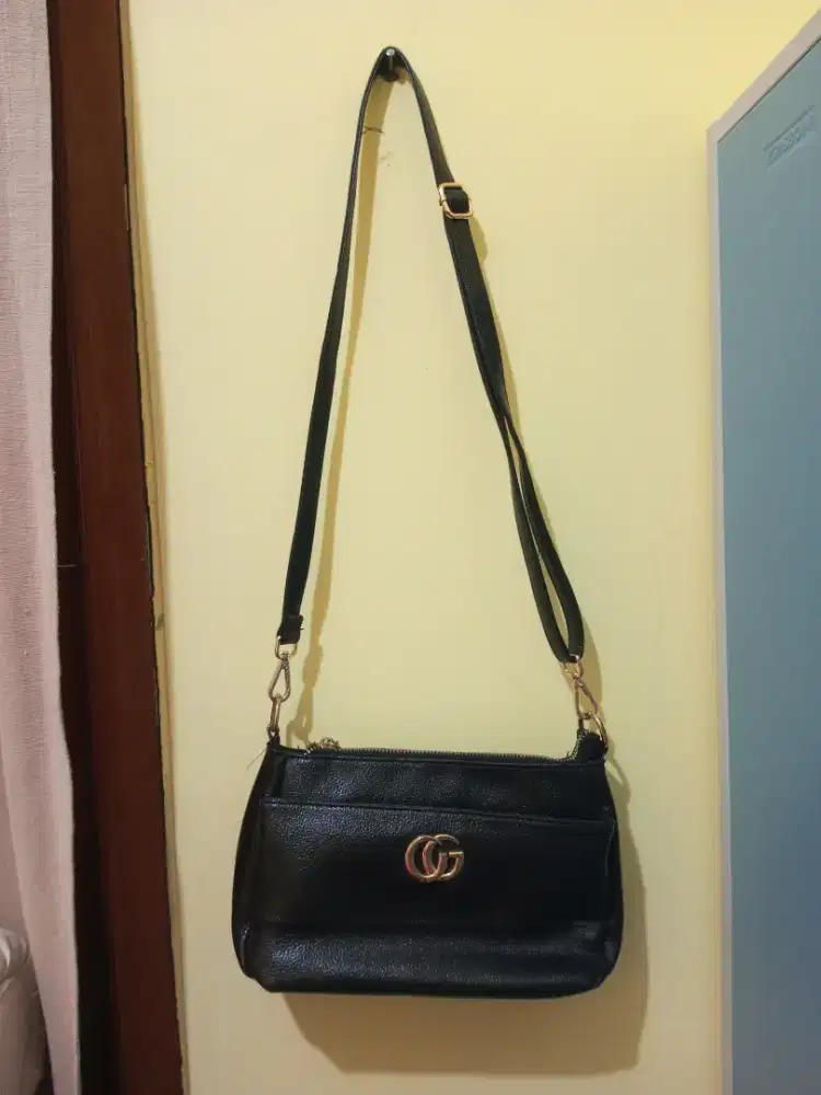 Tas Sling warna hitam