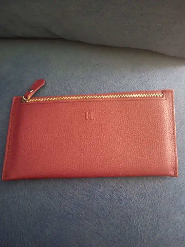 Dompet kulit warna ungu