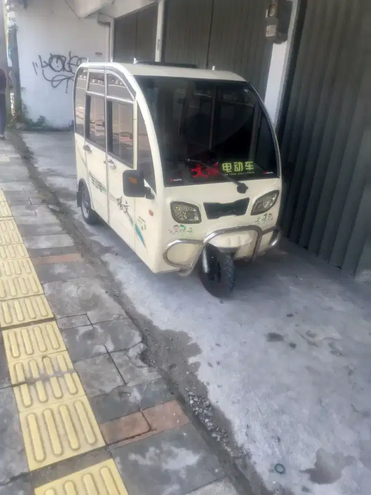 Bajay listrik roda 3