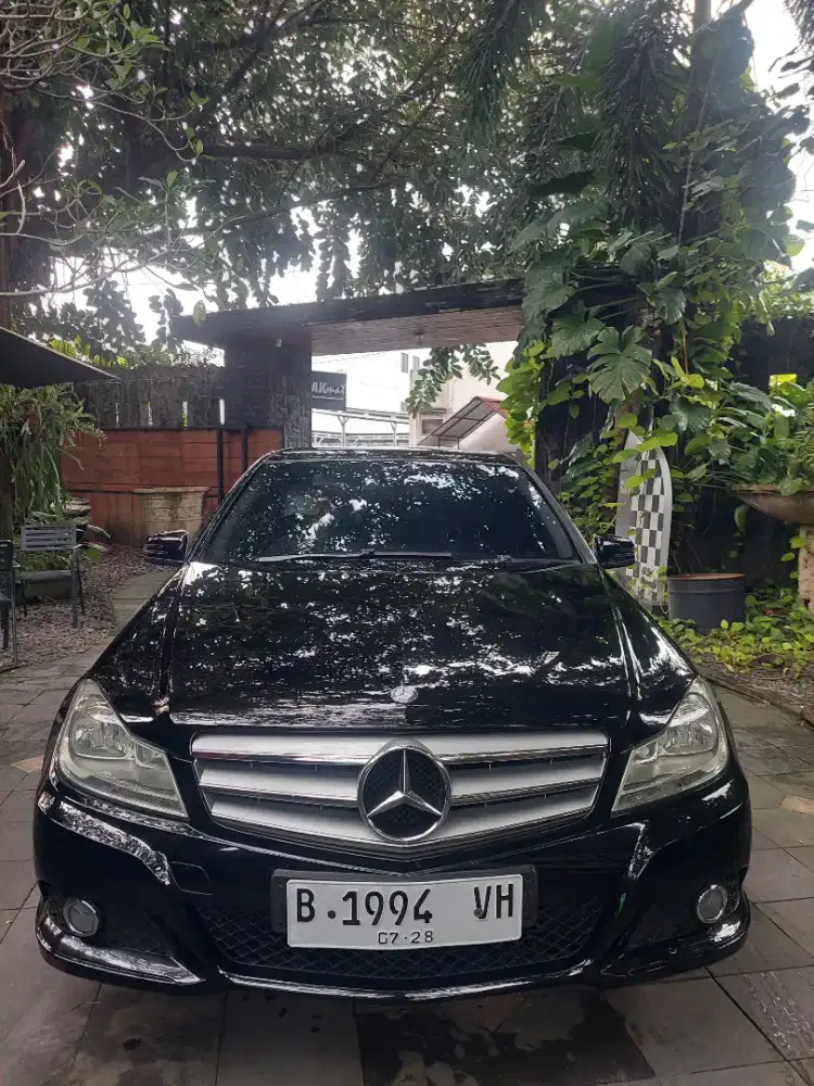 Mercy c 200 th 2013 new model nyaris baru