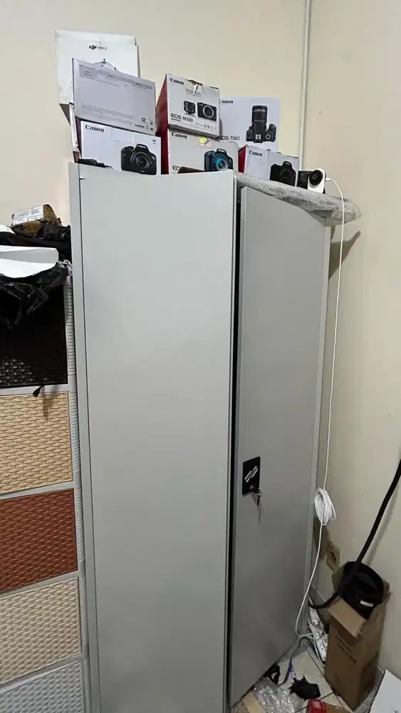 Lemari Arsip Besi Kantor dan Sekolah