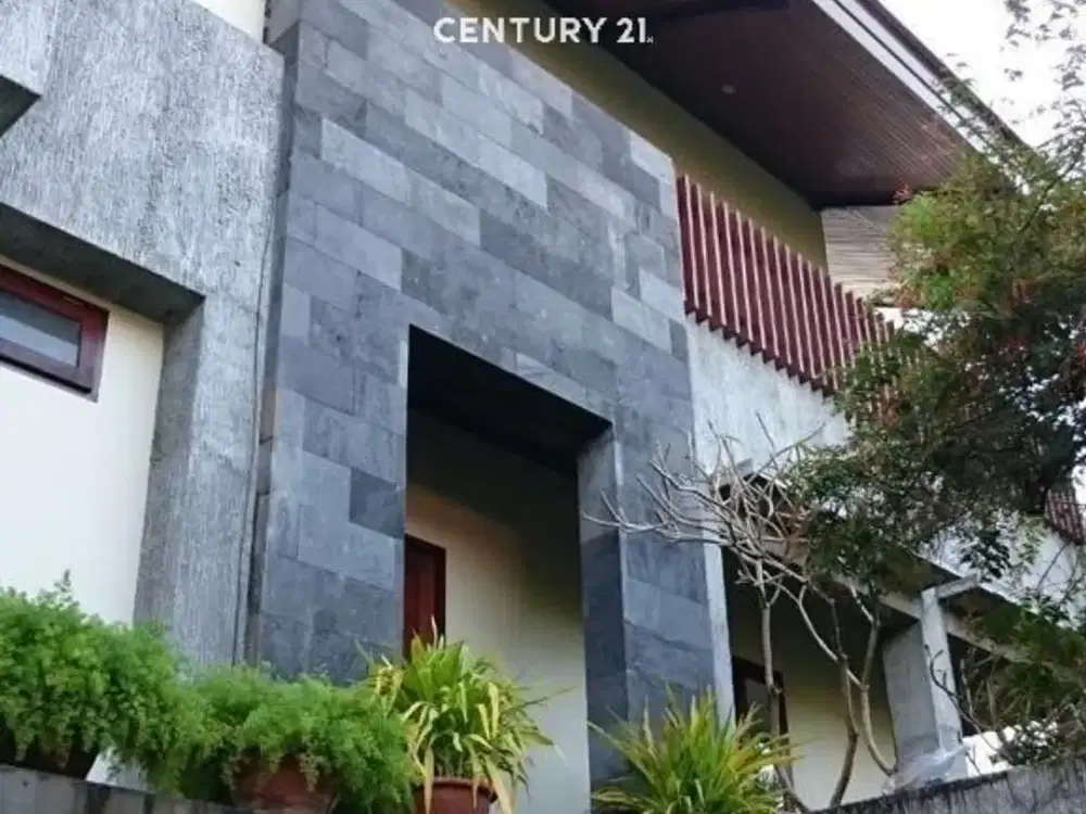 Dijual Rumah Luas Ada SPool Ada Halaman Depan Dan Belakang