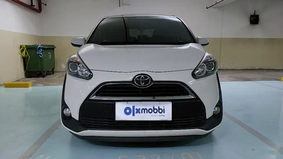 TDP 8,JT, Toyota Sienta 1.5 V Bensin-AT Putih 2019