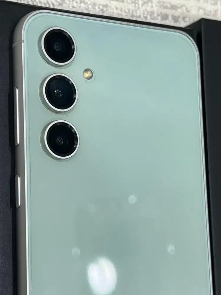 Samsung s23fe ram 8/128gb like new