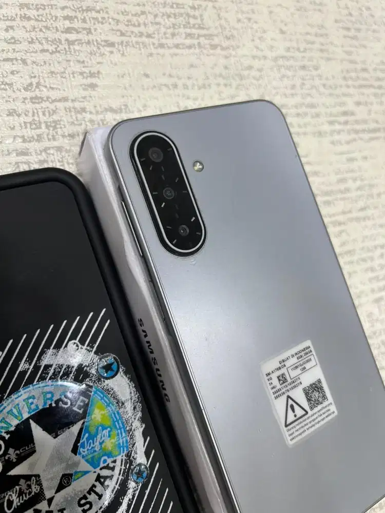 Samsung a17 5g ram 8/256gb like new