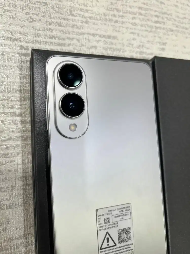 Samsung s25 edge ram 12/256gb like new